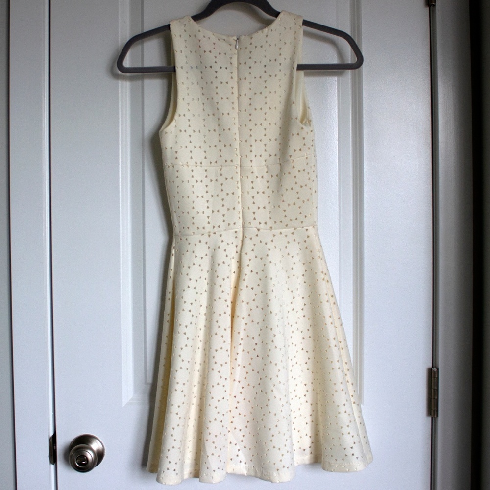 Off-White Color Patterned Dress - Picture 2 of 3
